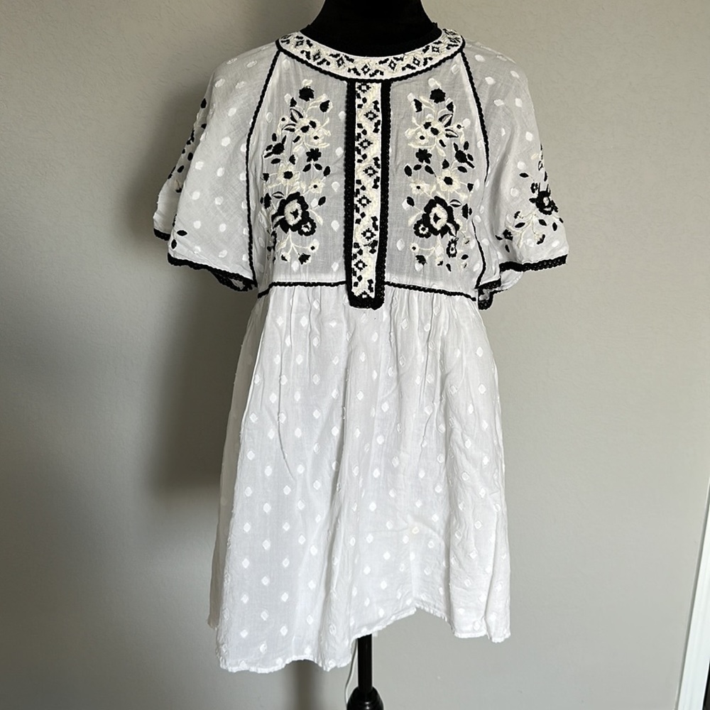 Zara dress with embroidery